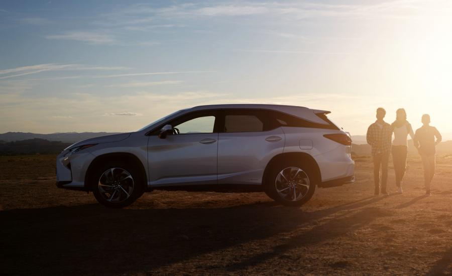  Lexus RX450hL 2018 года  (WW) (фото 2 из 45)